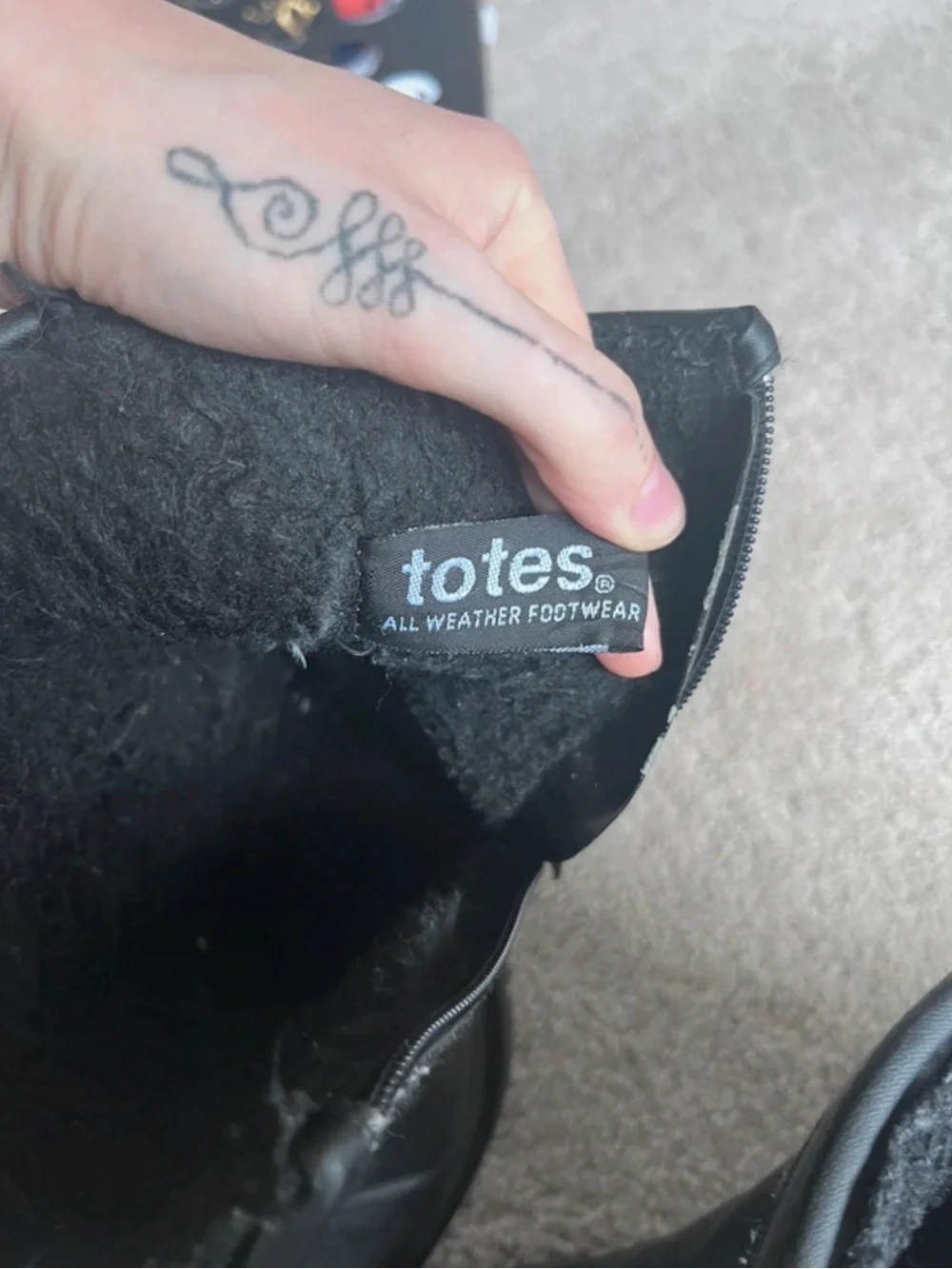 Totes Black Leather Mid-Calf Snow Boots